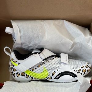 Womens size 8.5 Nike Cycling Shoes